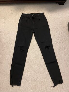 Judy Blue Black High-Rise Skinny Jeans with Knee Rips